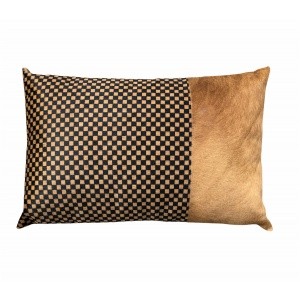 coussin en peau de vache damier