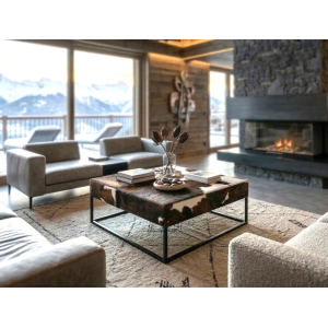 table peau de vache maison tergus chalet deco