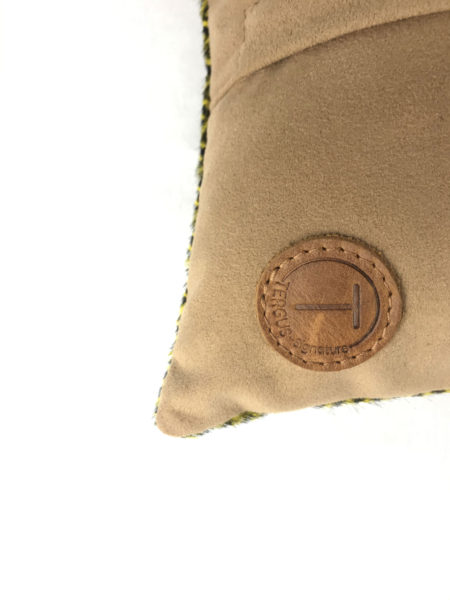 Coussin en peau de vache chevrons – Image 4