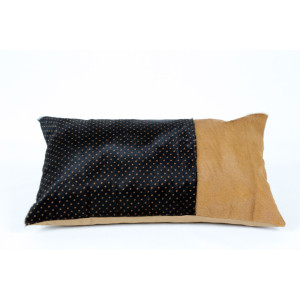 Coussin en peau de vache petits pois
