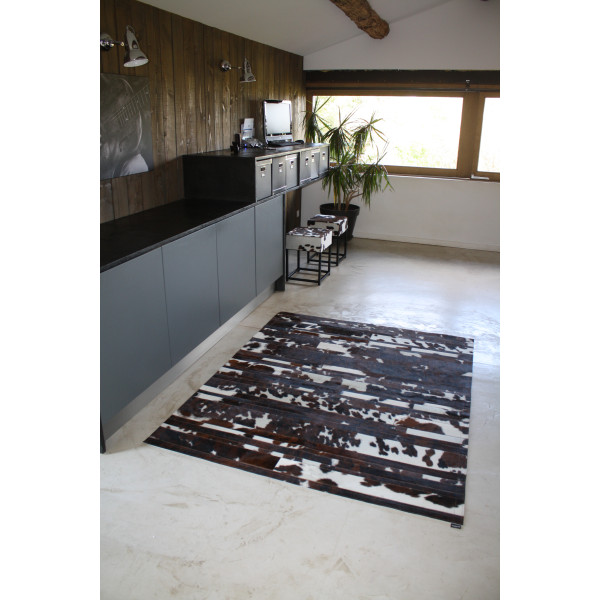 tapis peau de vache raye normande