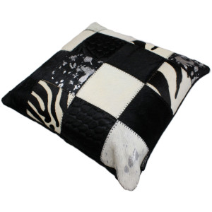 Coussin peau de vache patchwork noir