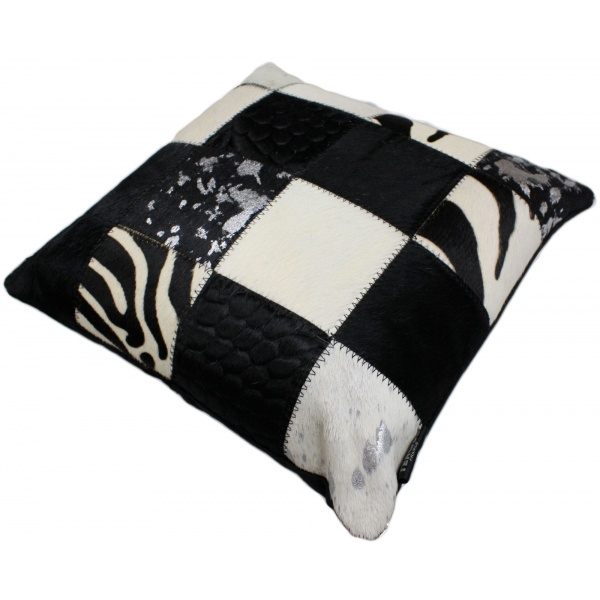 Coussin peau de vache patchwork noir