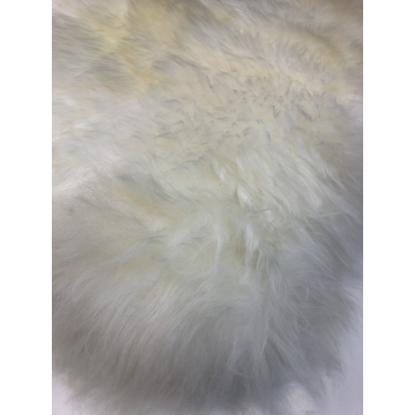 visuel tapis peau de mouton blanc