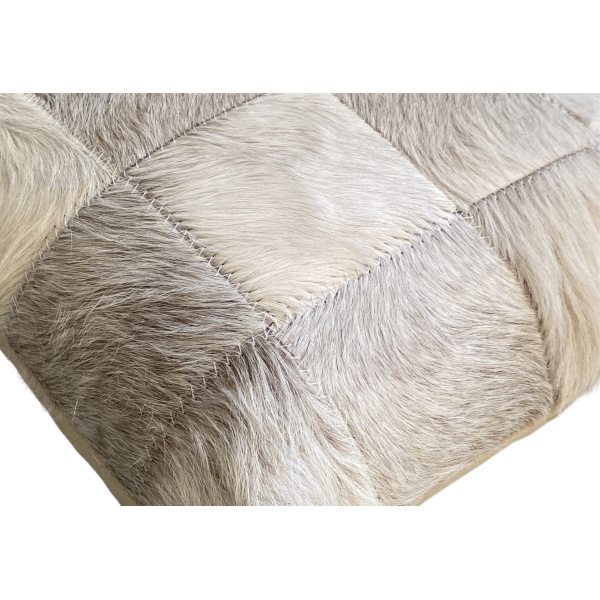 zoom-matiere-coussin-vache-gris-naturel