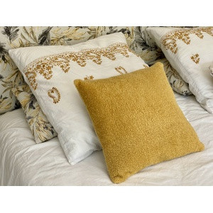 coussin mouton coloré