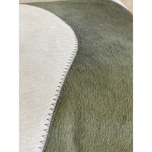 zoom coussin peau de vache motif vague