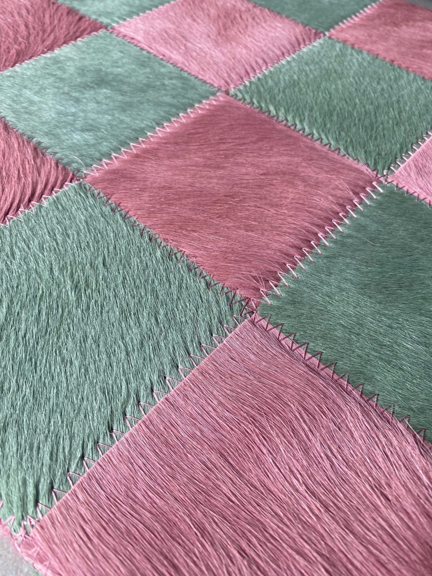 Coussin cuir Pop Rose/Vert – Image 3