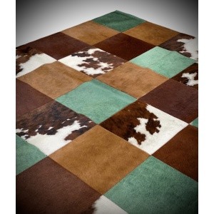 zoom matiere peau de vache-patchwork
