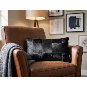 coussin noir peau de vache